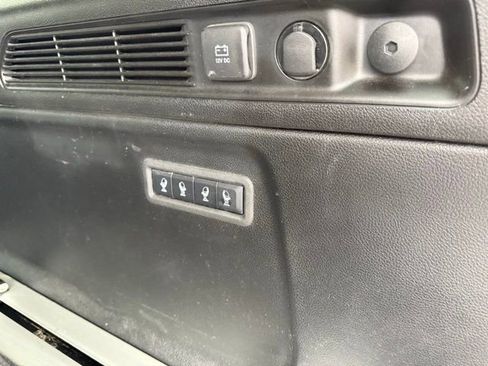 Used 2025 Jeep Wagoneer L Series III image 17