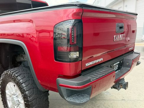 Used 2019 GMC Sierra 2500 Denali w/ Duramax Plus Package AWD/4WD image 14