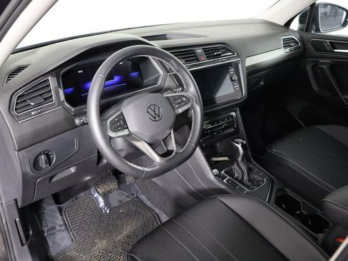 Used 2023 Volkswagen Tiguan SE image 27