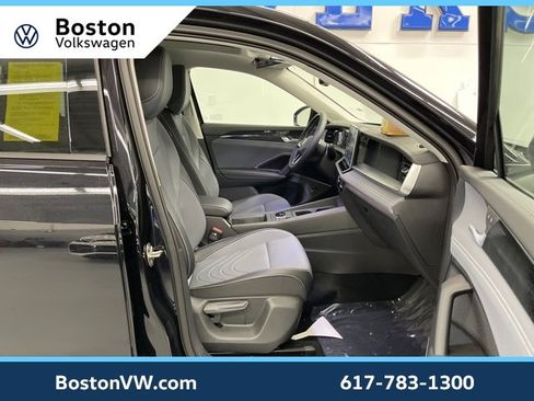 New 2026 Volkswagen Tiguan SE image 13