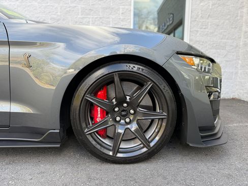 Used 2022 Ford Mustang Shelby GT500 w/ Carbon Fiber Track Pack image 40