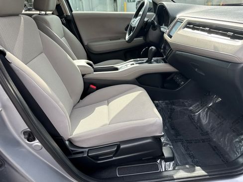 Used 2017 Honda HR-V EX image 17