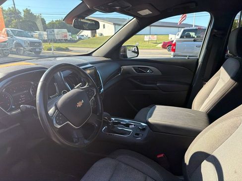 Used 2023 Chevrolet Traverse LT AWD/4WD image 9