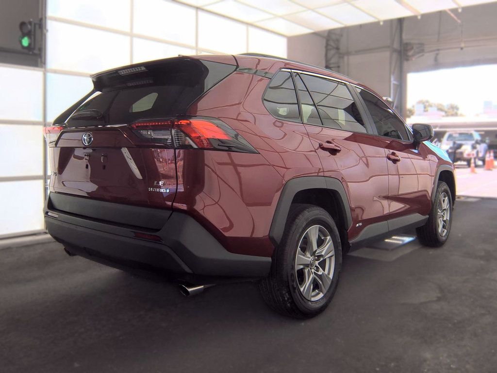 Used 2024 Toyota RAV4 LE AWD/4WD image 4