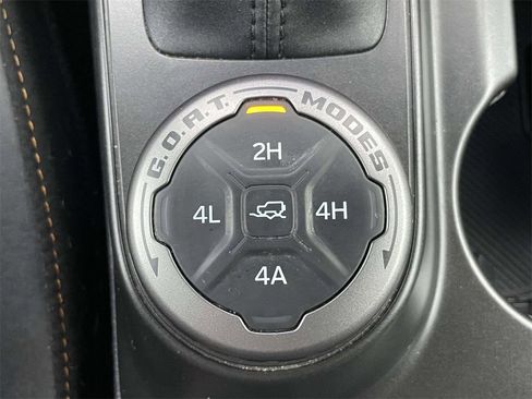 Used 2023 Ford Bronco Badlands image 24