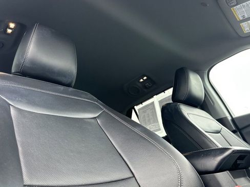 Used 2023 Ford Explorer Limited image 17