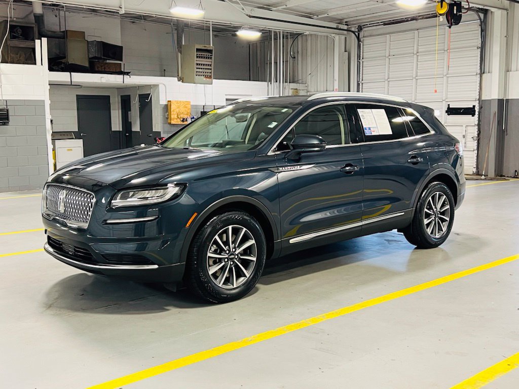 Used 2022 Lincoln Nautilus FWD image 13