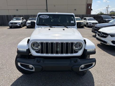 Used 2024 Jeep Wrangler Unlimited Sahara w/ Technology Group AWD/4WD image 2