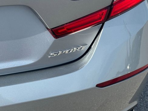 Used 2022 Honda Accord Sport image 7