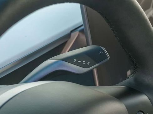 Used 2022 Tesla Model Y Performance image 20