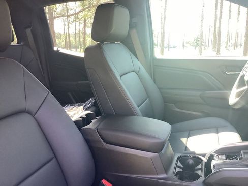 New 2026 Chevrolet Colorado LT RWD image 19