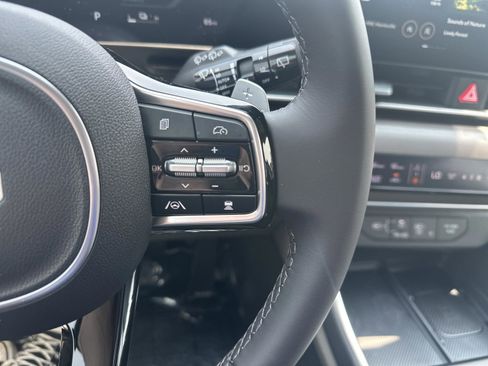 New 2025 Kia Carnival SX FWD image 16