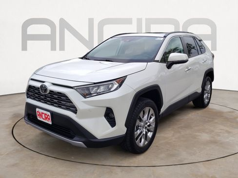Used 2021 Toyota RAV4 Limited image 9