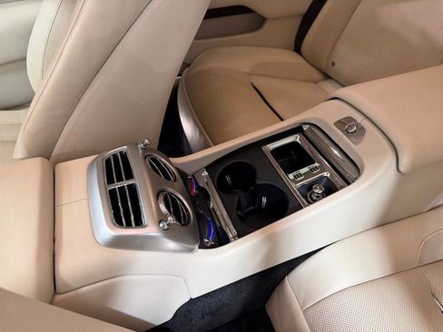Used 2019 Rolls-Royce Wraith image 22