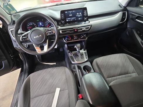 Used 2022 Kia Seltos LX AWD/4WD image 11