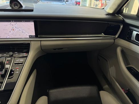 Used 2019 Porsche Panamera GTS image 25