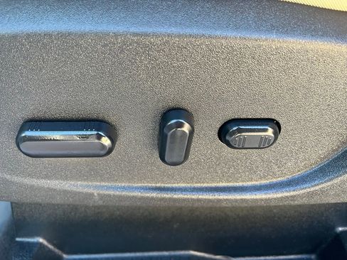 Used 2017 Ford Escape SE image 10