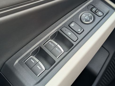 Used 2025 Honda Accord SE image 17