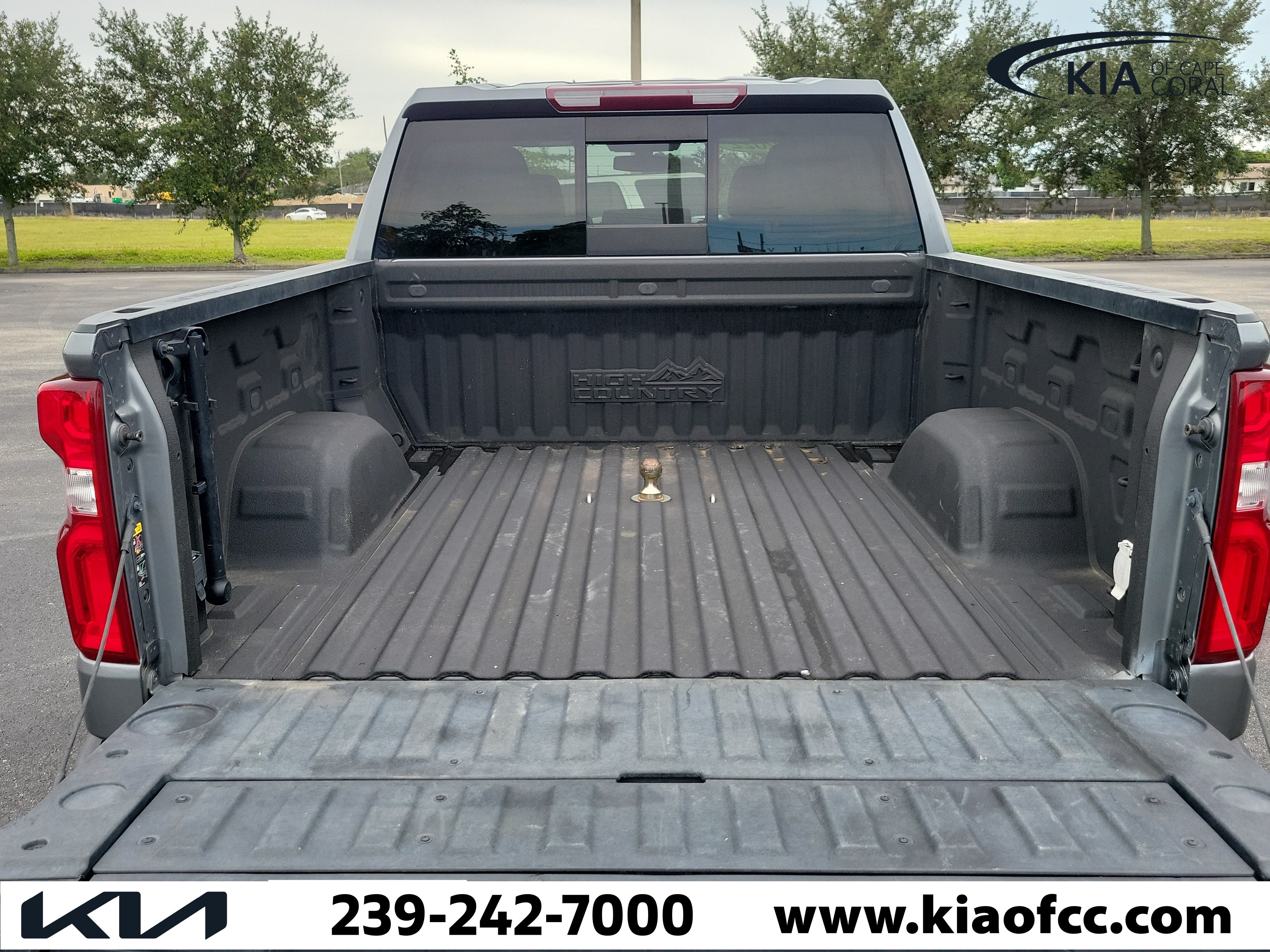 Used 2022 Chevrolet Silverado 1500 High Country w/ Z71 Off-Road Package AWD/4WD image 10