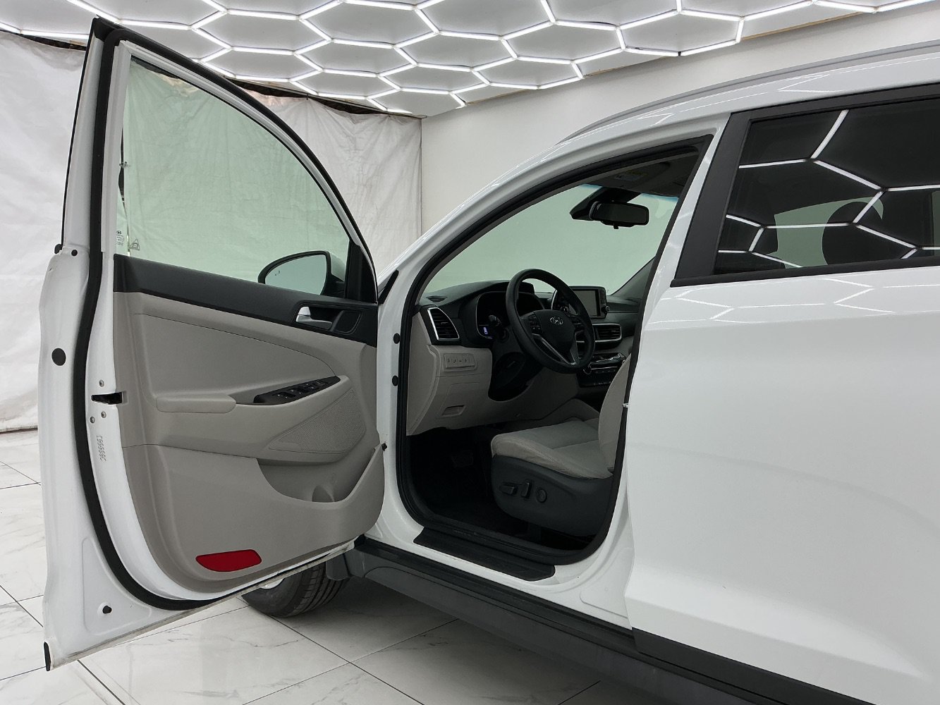 Used 2020 Hyundai Tucson Value w/ Cargo Package FWD image 16