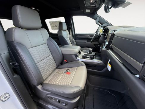 New 2025 Chevrolet Silverado 1500 ZR2 w/ Technology Package image 19