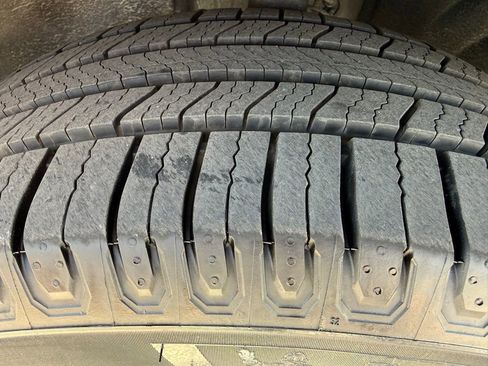 Used 2022 Buick Enclave Avenir w/ Avenir Technology Package image 9