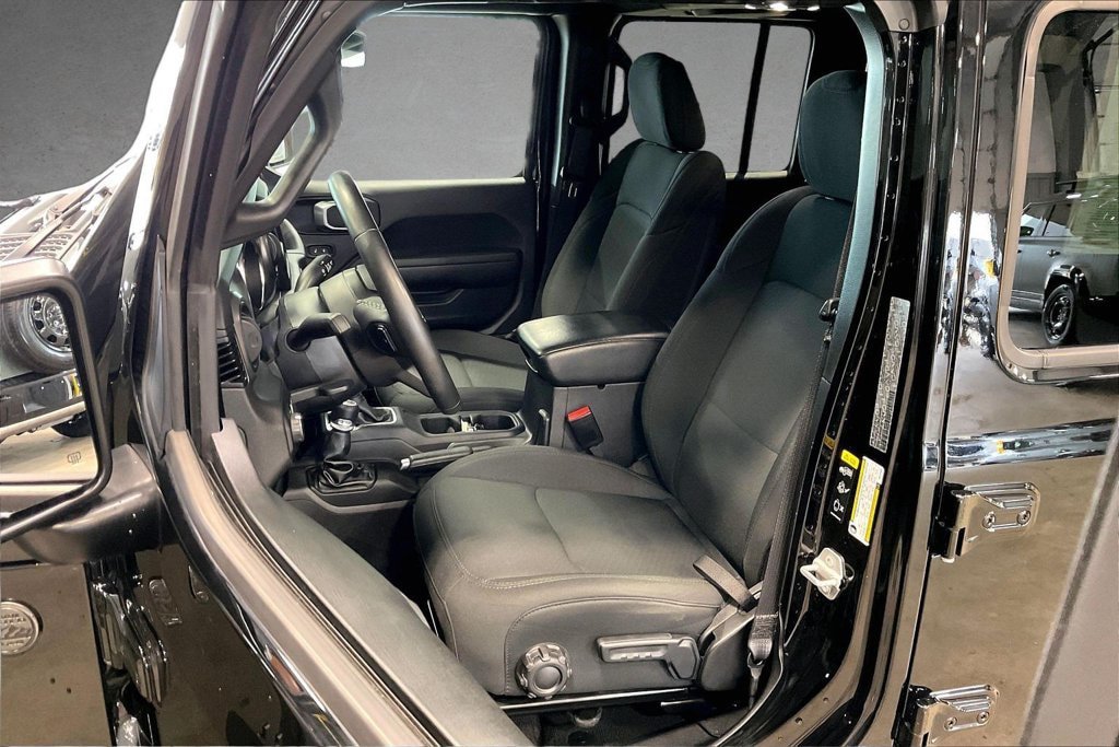 Used 2022 Jeep Wrangler Unlimited Sport AWD/4WD image 22