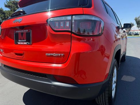 Used 2018 Jeep Compass Sport AWD/4WD image 14