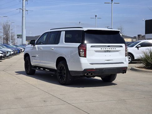 Used 2022 Chevrolet Suburban Z71 w/ Z71 Off-Road Package image 3