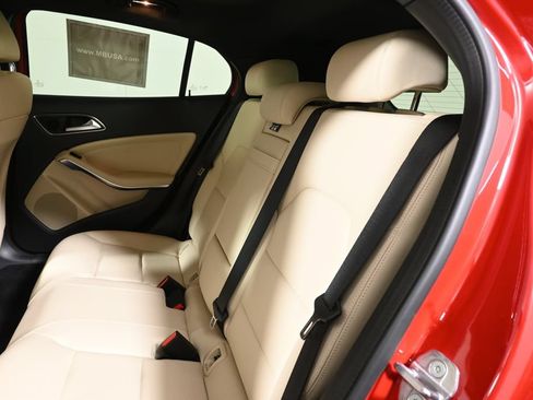 Used 2019 Mercedes-Benz GLA 250 4MATIC image 4