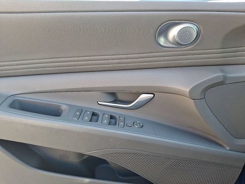 Used 2023 Hyundai Elantra SEL w/ Convenience Package FWD image 13