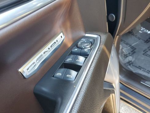 Used 2024 GMC Sierra 1500 Denali w/ Denali Reserve Package AWD/4WD image 18