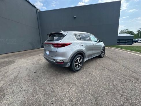 Used 2022 Kia Sportage LX AWD/4WD image 6