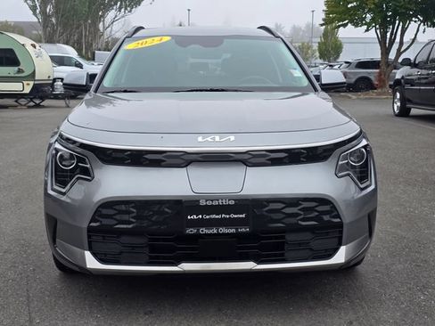 Certified 2024 Kia Niro Wind w/ Wind Preserve Package FWD image 9