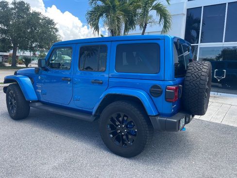 Used 2022 Jeep Wrangler Unlimited Sahara AWD/4WD image 30