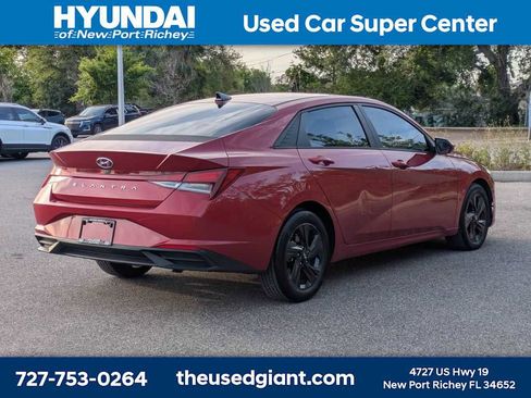 Used 2022 Hyundai Elantra SEL w/ Convenience Package image 5