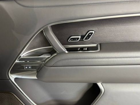 New 2025 Land Rover Range Rover Long Wheelbase Autobiography image 25