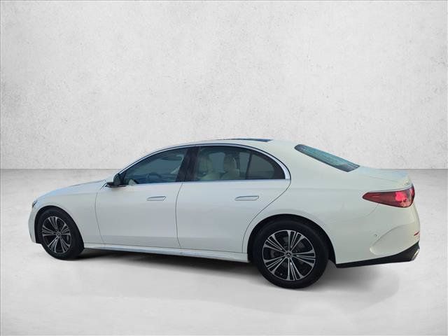 Used 2024 Mercedes-Benz E 350 4MATIC Sedan image 6