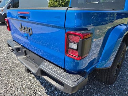 Certified 2023 Jeep Gladiator Overland AWD/4WD image 14