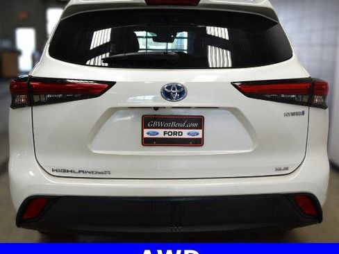 Used 2020 Toyota Highlander XLE AWD/4WD image 5