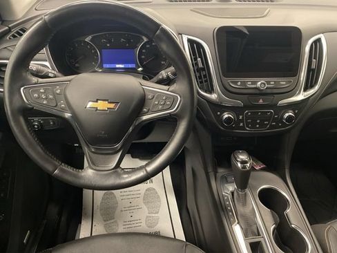 Used 2021 Chevrolet Equinox Premier AWD/4WD image 2