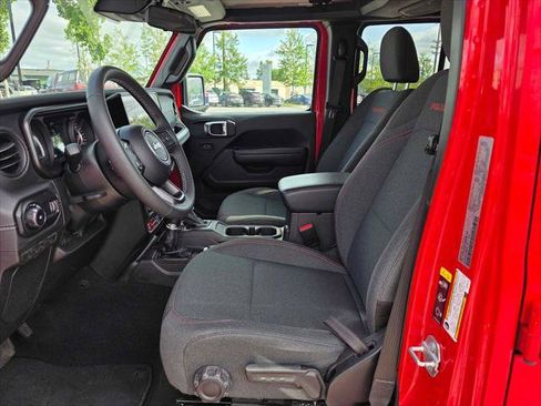 Used 2025 Jeep Wrangler Unlimited Rubicon AWD/4WD image 20