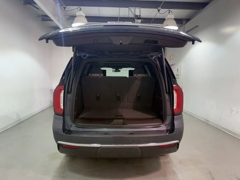 Certified 2021 GMC Yukon SLT w/ SLT Premium Package AWD/4WD image 8