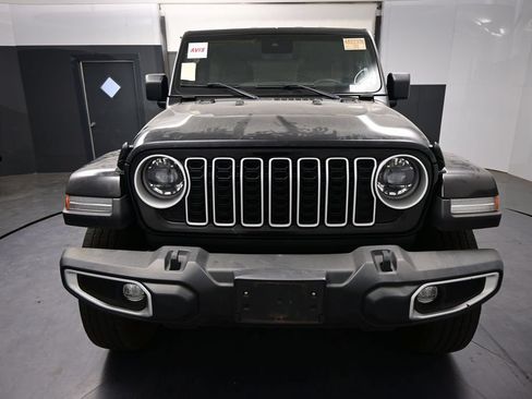 Used 2024 Jeep Wrangler Unlimited Sahara AWD/4WD image 2