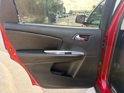 Used 2020 Dodge Journey SE FWD image 34
