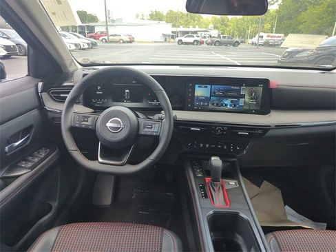 New 2025 Nissan Kicks SR w/ SR Premium Package image 7