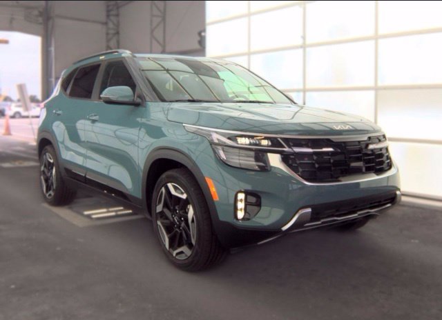 Certified 2026 Kia Seltos SX w/ SX Sunroof Package AWD/4WD image 3