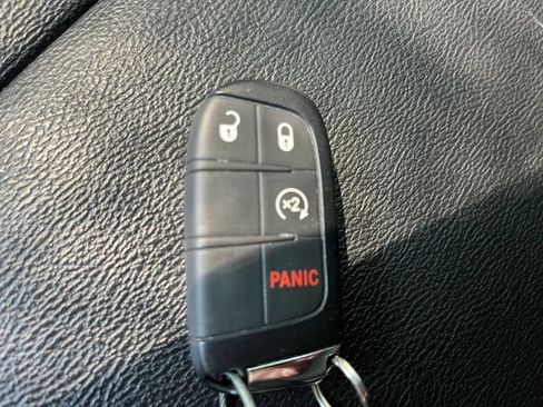 Used 2025 Jeep Compass Limited AWD/4WD image 21