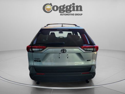 Used 2024 Toyota RAV4 XLE w/ Convenience Package FWD image 3