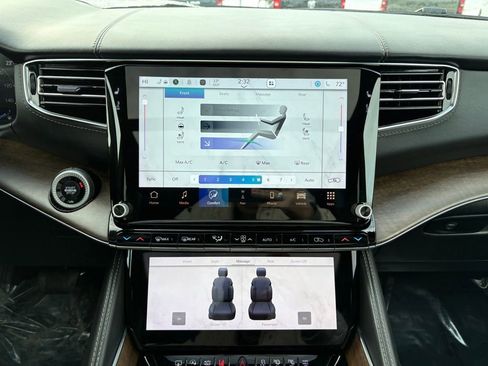 Certified 2024 Jeep Grand Wagoneer L Base image 28